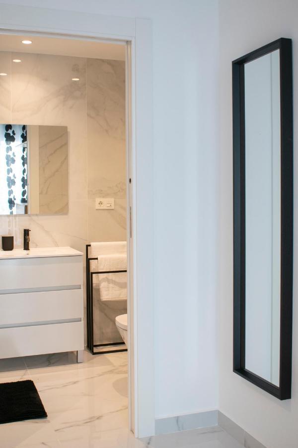 Deluxe Apartament アルカラ・ラ・レアル エクステリア 写真