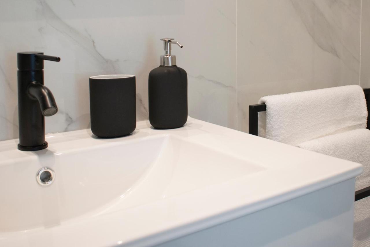 Deluxe Apartament アルカラ・ラ・レアル エクステリア 写真