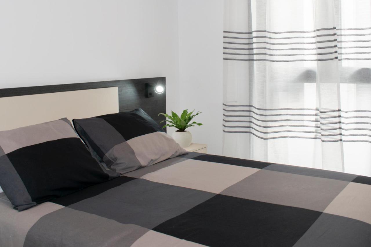 Deluxe Apartament アルカラ・ラ・レアル エクステリア 写真